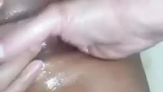 Asya karıma yumruk atıyorum