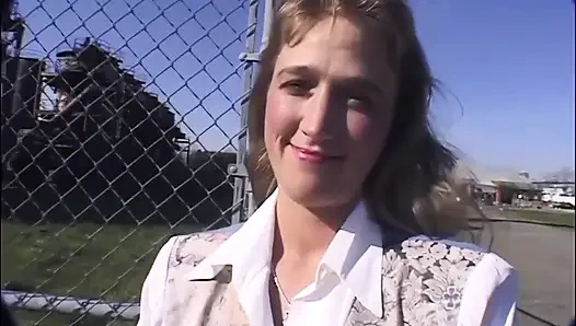 Kıllı azgın amatör ilk kez anal seks yapıyor Marcie