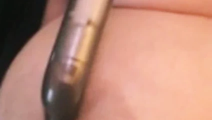 Wenchy kendisi ile oynuyor