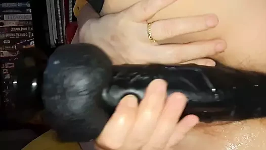 PROTESTAL BRUTAL MONSTER TOY INCHABLE,DE 55CM DE LARGO X20CM