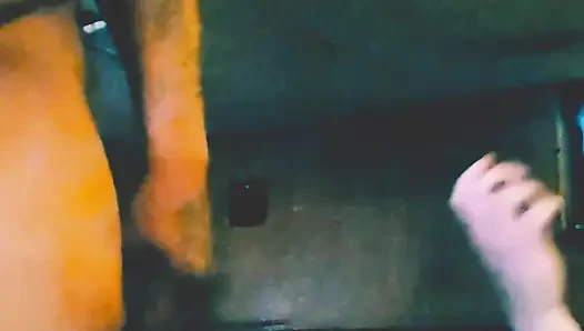 Üvey anne her zaman bir şey aramak için bodruma boşalıyor