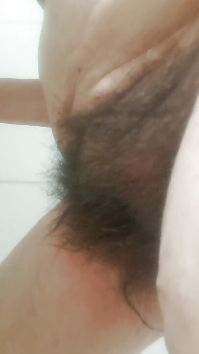 Üvey anne fışkırtarak gerçekten güzel bir orgazm yaşıyor