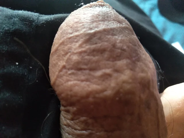 Güçlü, büyük bir yarak seni amatör sert sekse davet ediyor.