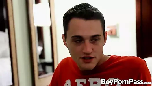 Vampirler sert horoz üzerinde Jock bayram ve kıçını sunuyor