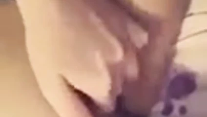 Petit doigt dans le grand trou