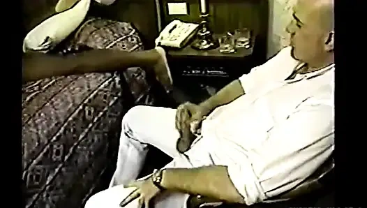 Aldatılan orta yaşlı seksi kadın - aldatan evli kadın