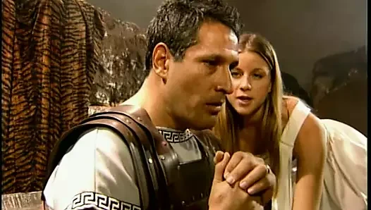 Azgın sarışın genç okuduktan sonra kendini parmaklıyor.