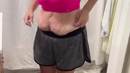 Götüme boşalması ve yüksek sesle boşalması için yalvarıyor