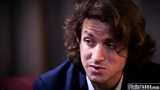 Esmer üvey kız deepthroats sırasında 69 ve stepbro tarafından becerdin alır