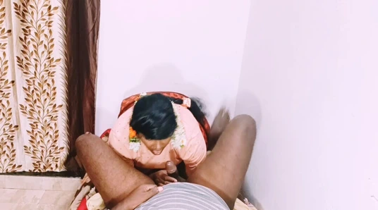 Villege hizmetçi seksi. Güzel hizmetçinin üvey kızı ev sahibini sikiyor. Telugu edepsizce konuşuyor.