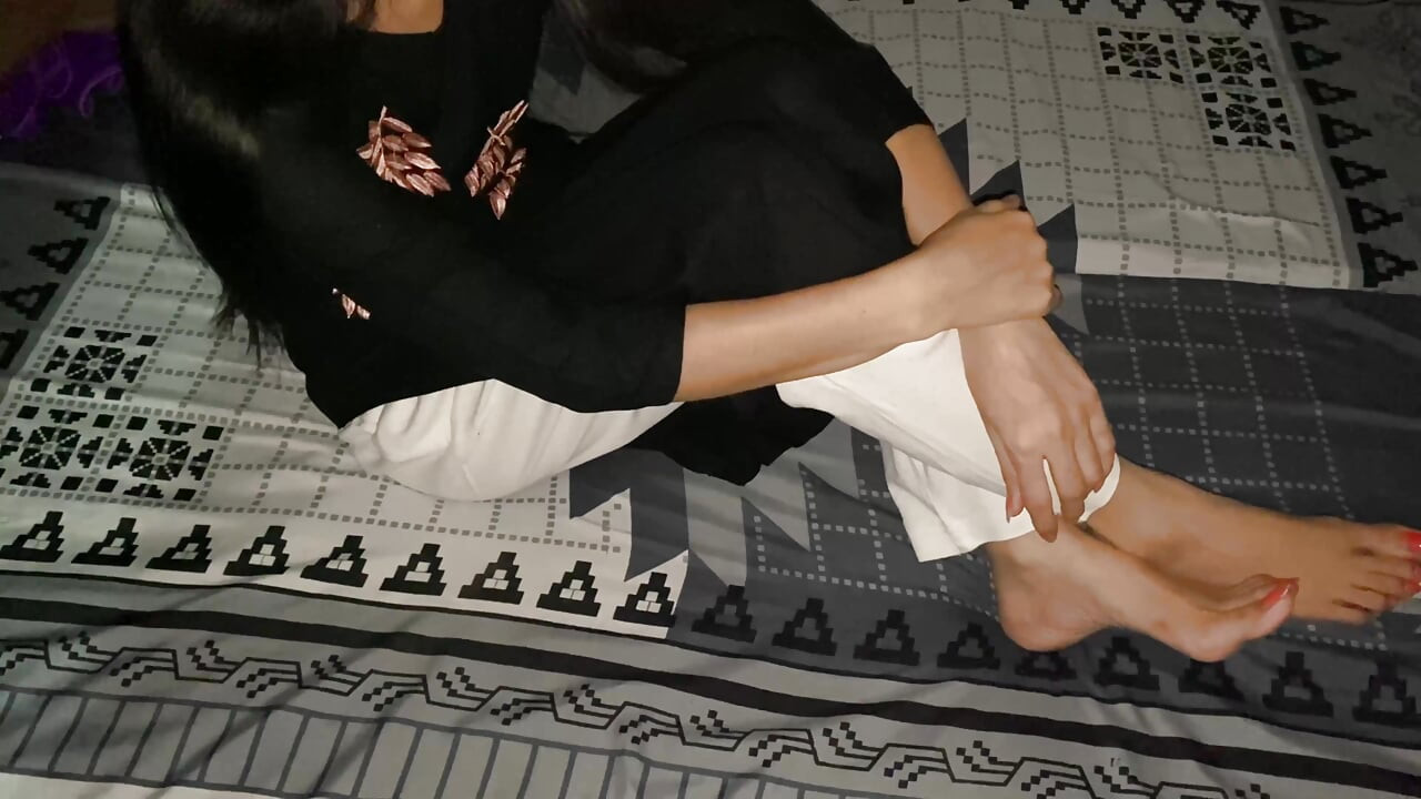 A big-assed aunty invited me over to her house. And then, she made me fuck her big ass all night. NEW XXX VIDEOS