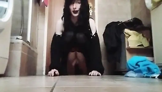 Trans kız büyük zenci vibratörüne binerken inliyor