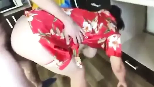 Olgun kadini ayakta domaltmis