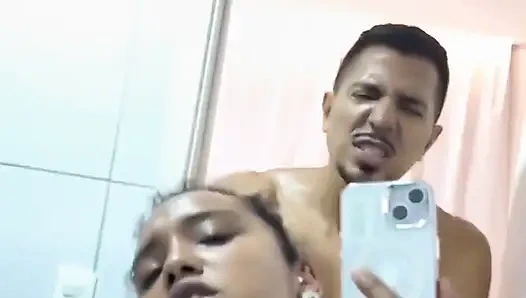 Banyoda Güçle Seks