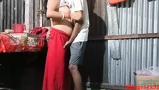 Kız erkek arkadaşı tarafından yatak odasında ağır çekimler sikişiyor