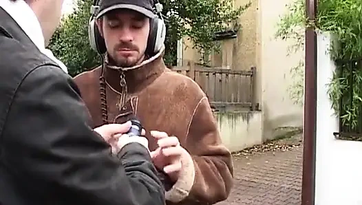 Bir piyano (veya flüt?) Bu yüksek motivasyonlu öğrenci için sınıf!