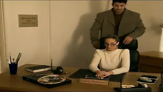 Güzel şık zevkler süslü oturma odasında sertleşiyor