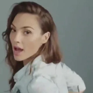 Gal gadot sexy Jeans