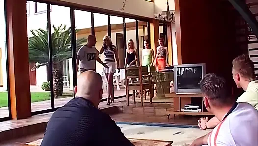 Tatilde partner takası! Deli gibi yapıyorlar!