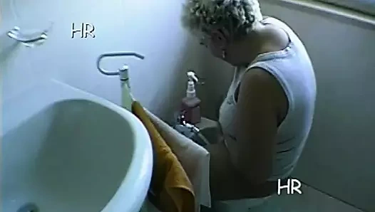 Bodrumda bulunan amatör porno videosu #9 - İtalyan hikayeleri