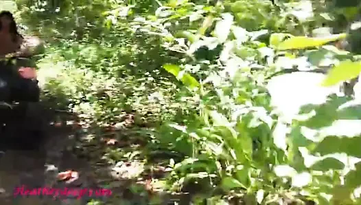 Genç funda cennette atving gider ve büyük gırtlak alır