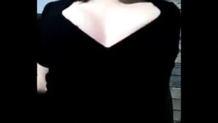 Zıplayan göğüsler