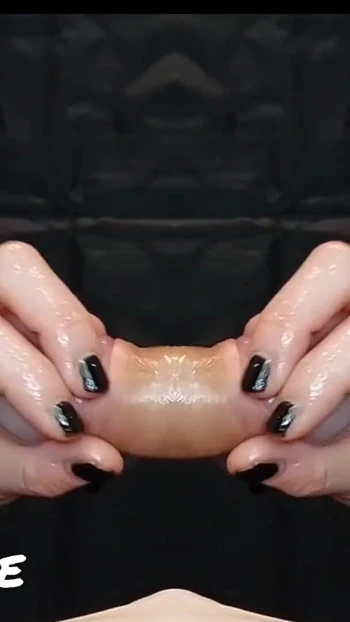 Падающий по челюсти момент из "Я подоил двуглазый двухглазый летающий фиолетовый спермо-стрелок! (Время доения)"