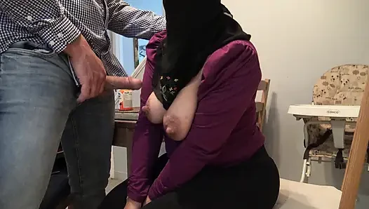Bir yabancının beni sikmesine izin vermeden önce kocamı küçük düşürüyorum