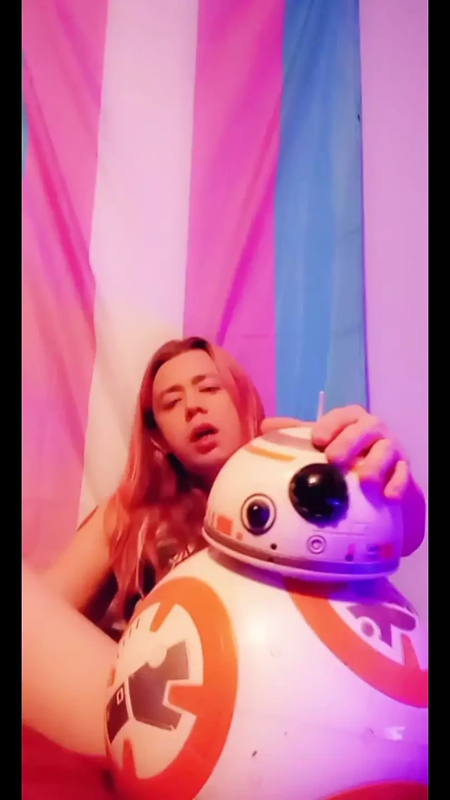 Trans köle leia berbat lightsaber sikikleri bb-8 teaser