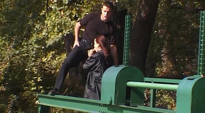 Lass uns doch mal in einem Wald ficken