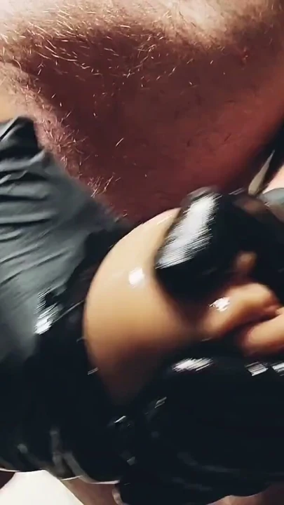 Baba sert sikişiyor fleshlight büyük bir boşalma için | Klip 1