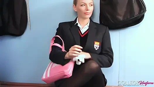 Hayley-marie ile giyiniyor