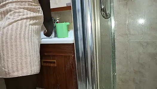 Gel ve dünyanın en iyi amcığını deneyimle.