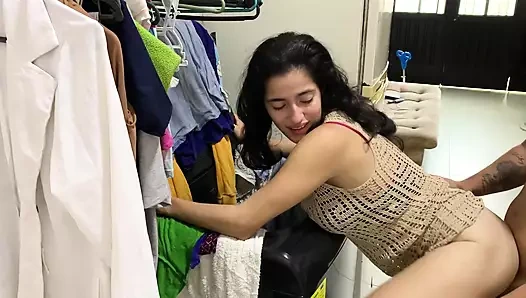 Çamaşır makinesinde sıkıştım