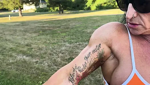 Kaslı orta yaşlı seksi kadınlar boşalma komutu 31 talimatı