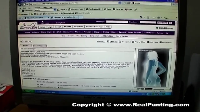 Пожилые мужики трахают тинку на улице