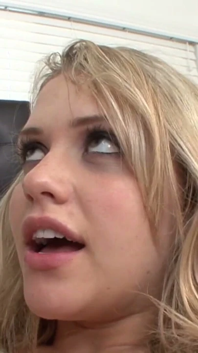 Mia Malkova olduğunu bir çok saucy sarışın genç | Klip 3