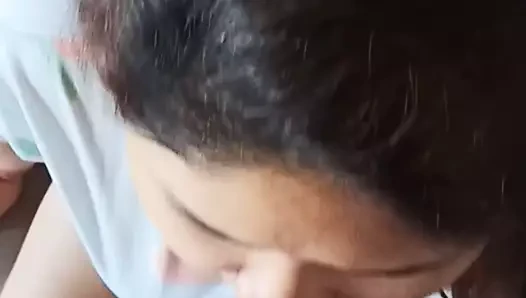 Hamile karısı en iyi arkadaşının sikini emiyor