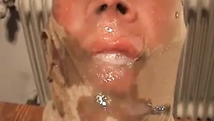 Kumpel Saft ins Gesicht wichsen  (slow motion)