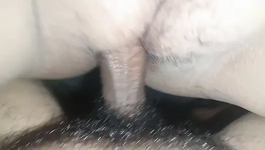 Bugün üvey kız kardeşim Nadia'yi siktim.
