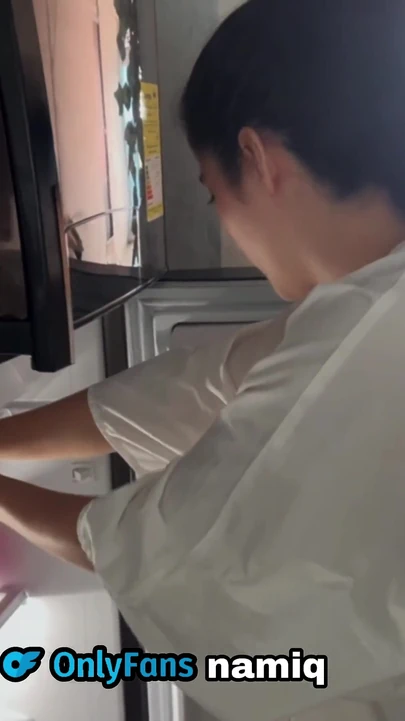 Nami попадает в ловушку в подхвате, и ее глупый сводный брат трахает ее