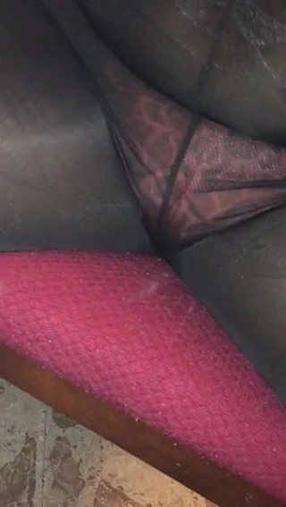 spandex üstsüz şeftali dantel tanga görmek