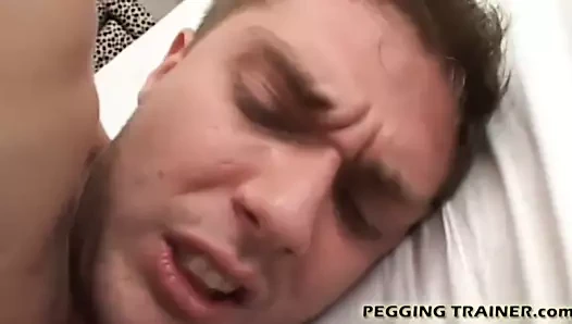 Sen ciyaklayana kadar seni bu straponla becereceğim