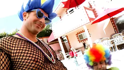 Beverly hills, steve holmes ve david p tarafından assfucked.