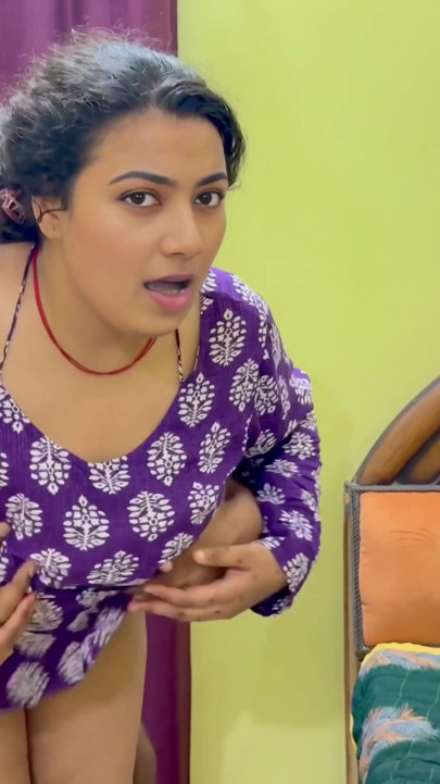 Ablam kızdı, tek kişilik yatağı paylaştık, tam Hintçe ses | Klip 2