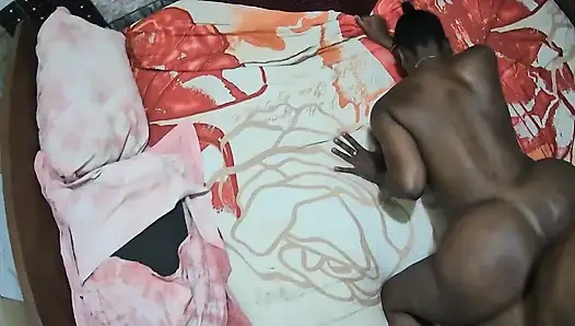 Erkek arkadaşımla sert ve sert seks