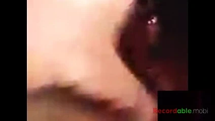 Web kamerasında tıraş olan kuzen