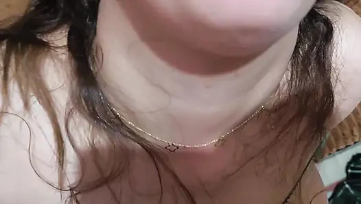 Mısırlı Orta Yaşlı Seksi Kadın Gırtlağına Kadar Sert Sikiyor