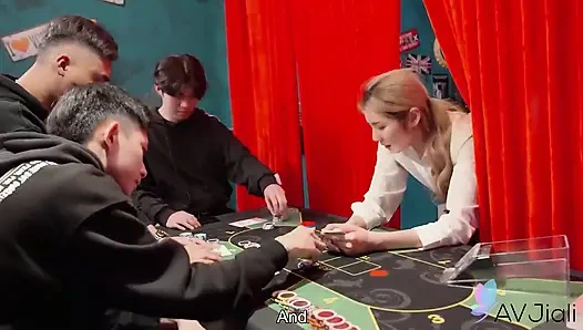 Seksi sarışın Tayvanlı kız işte sikilen satıcı