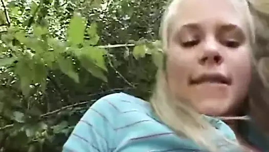 minyon açık genç parmaklar kendini